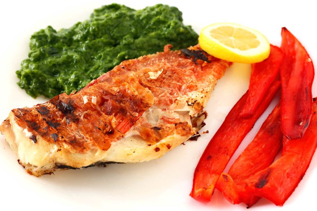 Grilled Mullet Fish with Spinach and Red Pepper